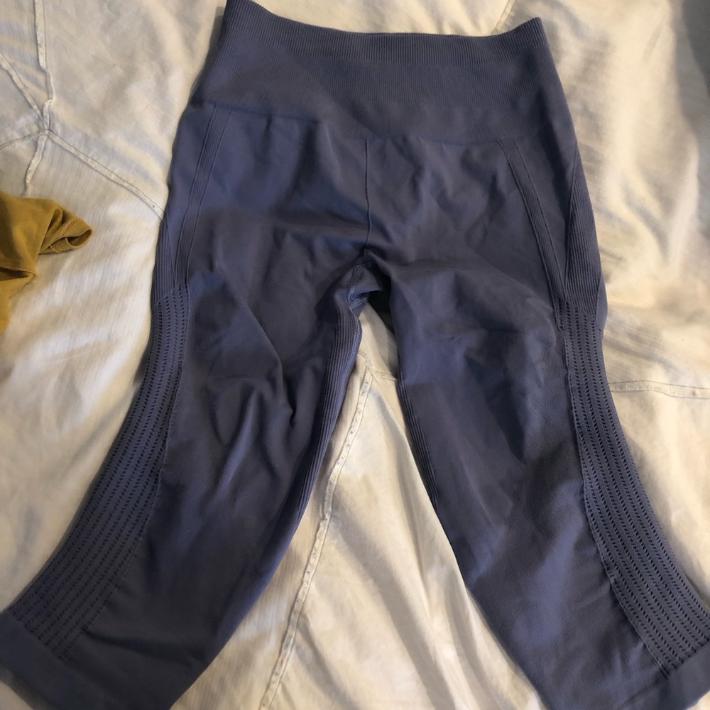 Lululemon crops